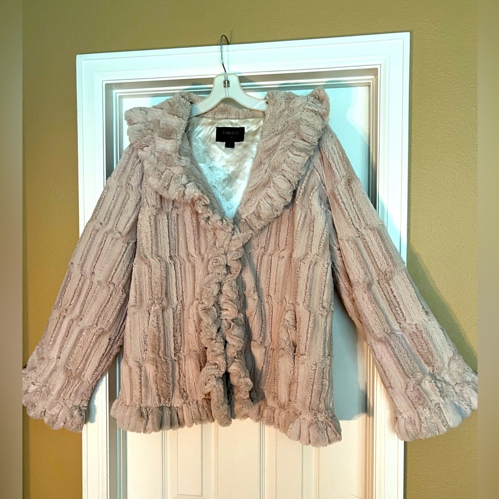 Faux fur soft Damselle jacket in champagne beige